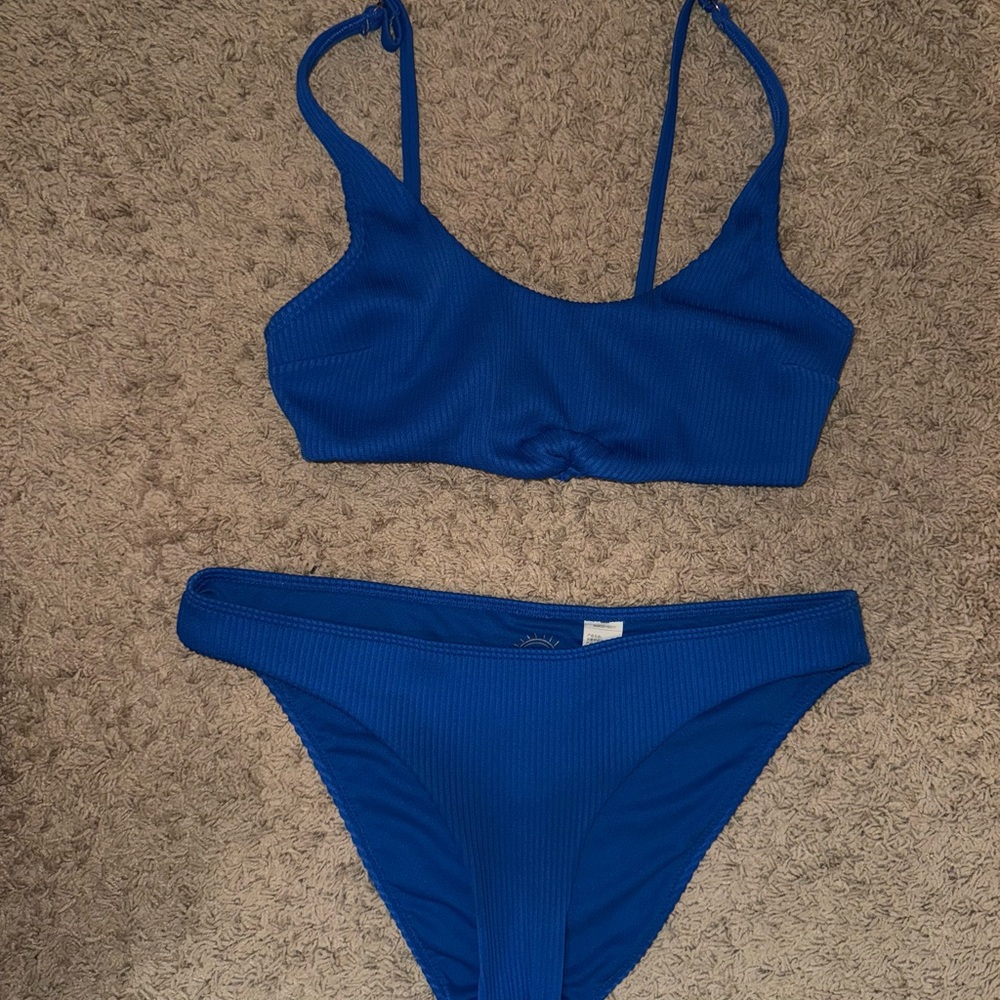Hollister Vibrant Blue Swimwear Set (size m)